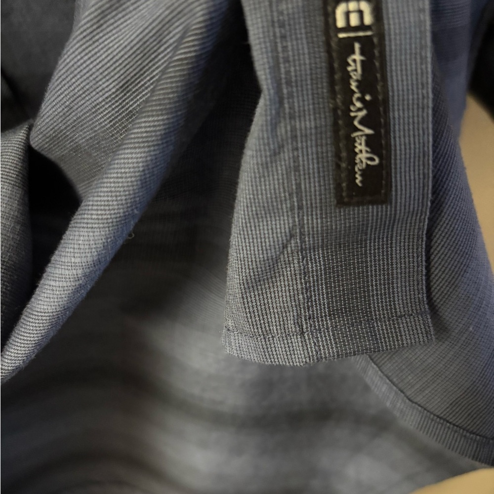 Travis Mathew Button Up. Excellent condition - Picture 5 of 5